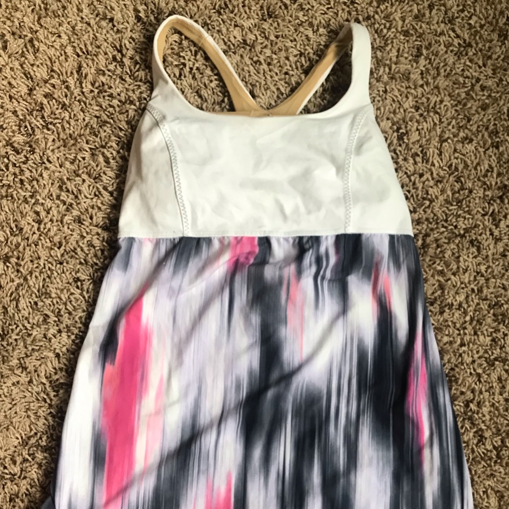 Lululemon top 6